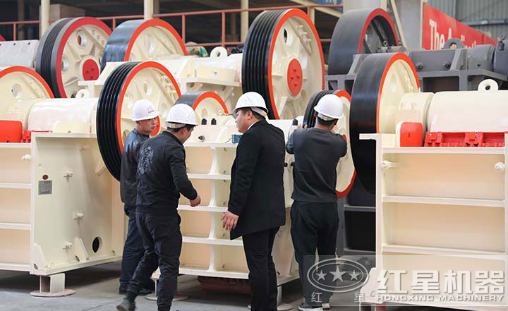 用戶來廠考察，多種設備型號讓用戶眼見為實